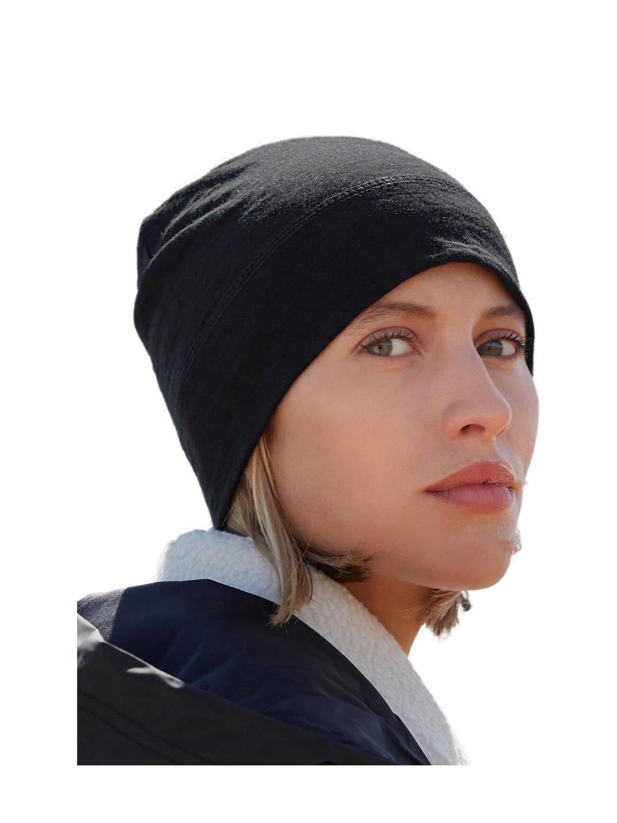 B370 - Merino Beanie — portada con modelo