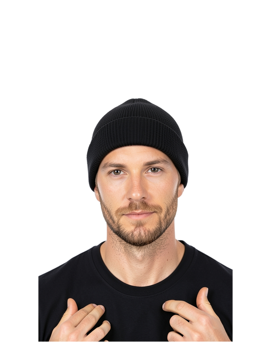 B52N - Organic Cotton Waffle Beanie — portada con modelo ajustada