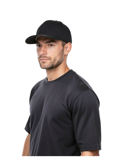 B649 - Urbanwear 5 Panel Snapback — portada con modelo ajustada