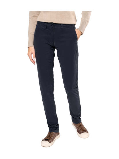K741 - Pantalón chino mujer — portada con modelo