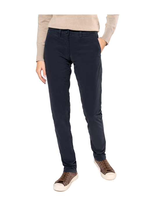 K741 - Pantalón chino mujer — portada con modelo