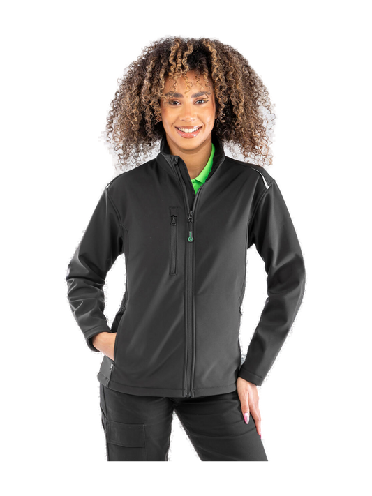 R900F - Womens Recycled 3-Layer Printable Softshell Jacket — portada con modelo