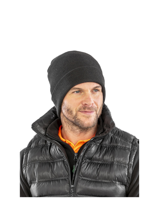 RC929X - Recycled Woolly Ski Hat — portada con modelo